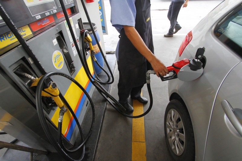 Preço médio da gasolina sobe 9,16% em 2017