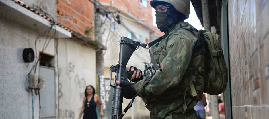 Jovens militares do Rio temem ir a ‘guerra em casa’