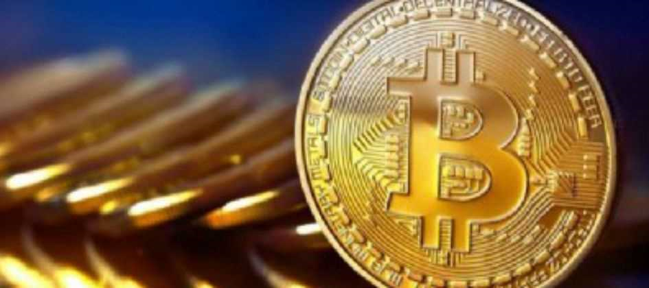 Investidor em bitcoin se aproxima do total do Tesouro Direto