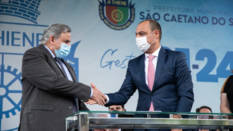 José Auricchio Júnior reassume Prefeitura de São Caetano e empossa novos secretários