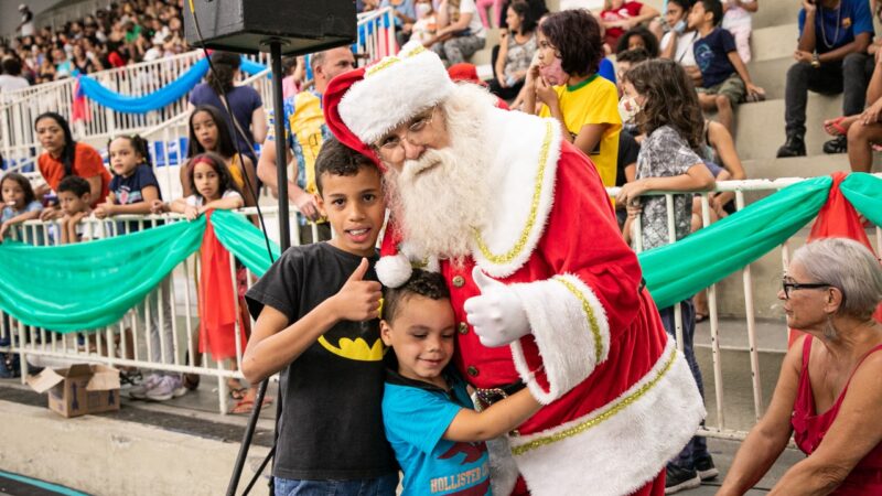 Prefeitura e Fundo Social distribuem cestas natalinas e brinquedos para 9.500 famílias de São Caetano no Natal Solidário
