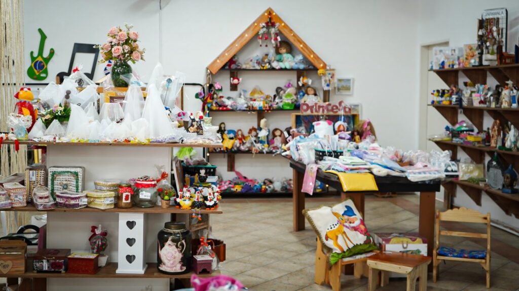 Secretaria de Cultura valoriza artesanato local com circulação da Casa do Artesão