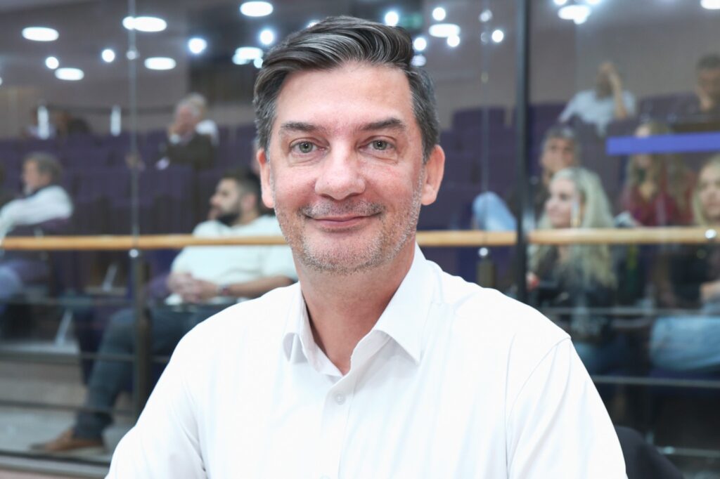 Welbe Macedo sugere ampliação de cursos de idiomas para a terceira idade em São Caetano