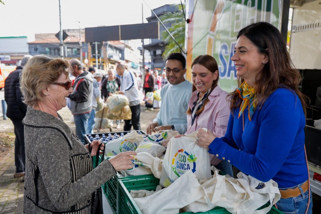 EcoSanca promove troca de recicláveis por alimentos e produtos de limpeza em São Caetano