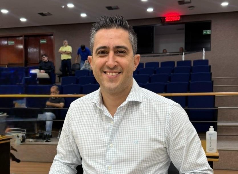 Caio Salgado apresenta programa de segurança viária para proteger estudantes e ampliar a acessibilidade no entorno das escolas de São Caetano