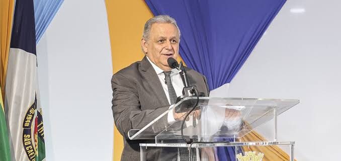 Doutor Seraphim parabeniza servidores públicos de São Caetano